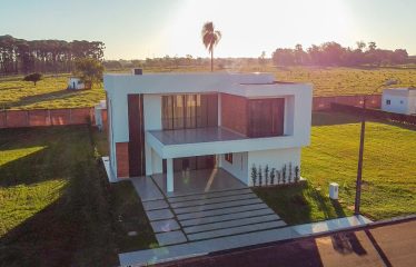 Lujosa Residencia en venta en Alto Los Pinos, en Ciudad del Este