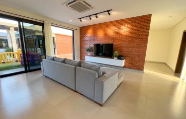 Lujosa Residencia en venta en Alto Los Pinos, en Ciudad del Este