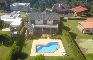 HERMOSA CASA CON PISCINA EN VENTA