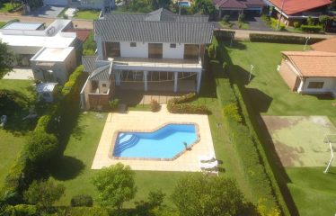 HERMOSA CASA CON PISCINA EN VENTA