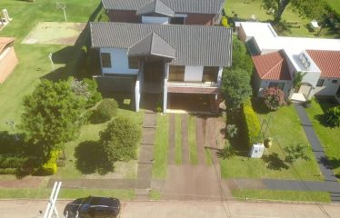 HERMOSA CASA CON PISCINA EN VENTA