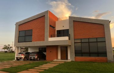 CASA EN ALQUILER Y VENTA EN EL CONDOMINIO COSTA DEL LAGO