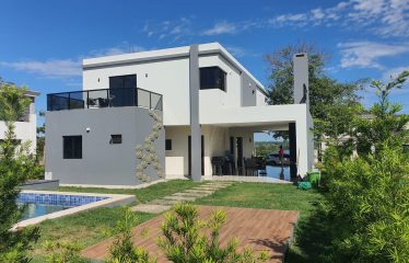 🏡 Residencia Moderna en Venta – Costa del Lago