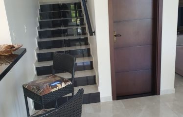 🏡 Residencia Moderna en Venta – Costa del Lago
