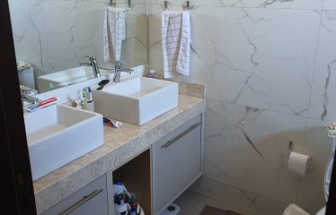 🏡 Residencia Moderna en Venta – Costa del Lago