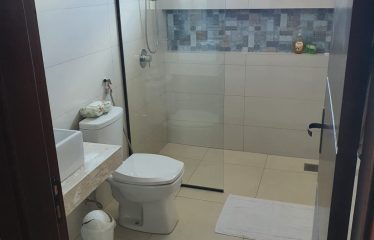 🏡 Residencia Moderna en Venta – Costa del Lago